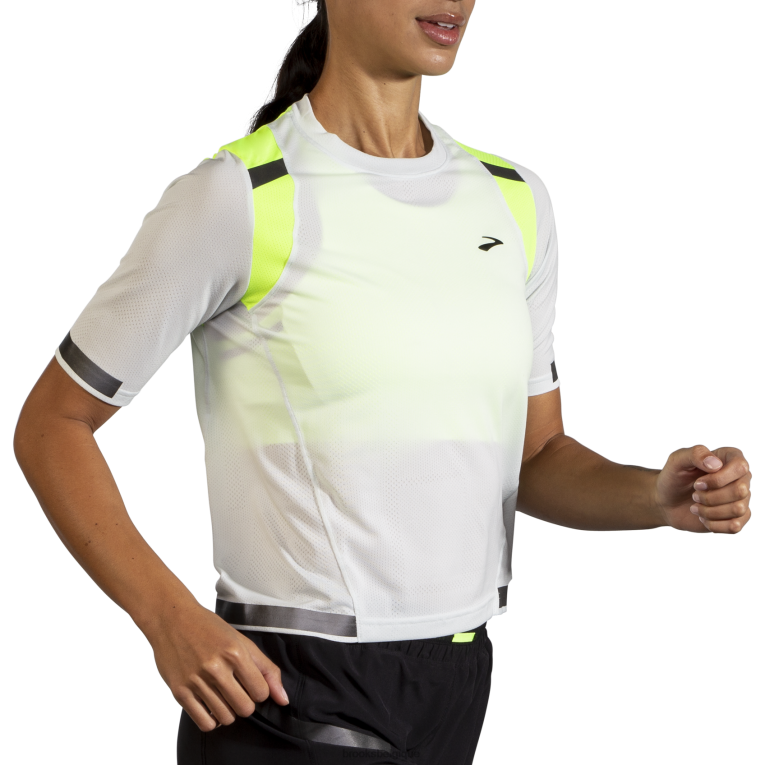 86H24759 carbonite à manches courtes Brooks gris