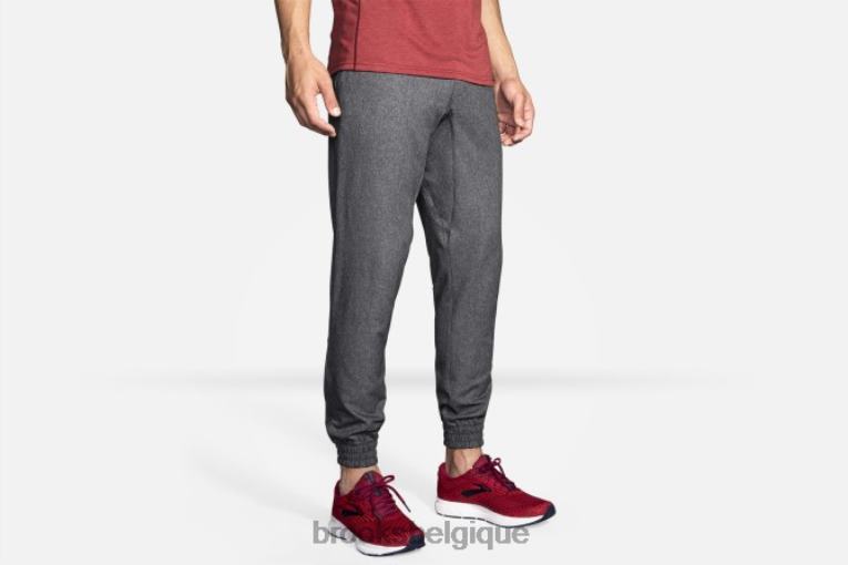 86H242018 jogger pressé Brooks noir